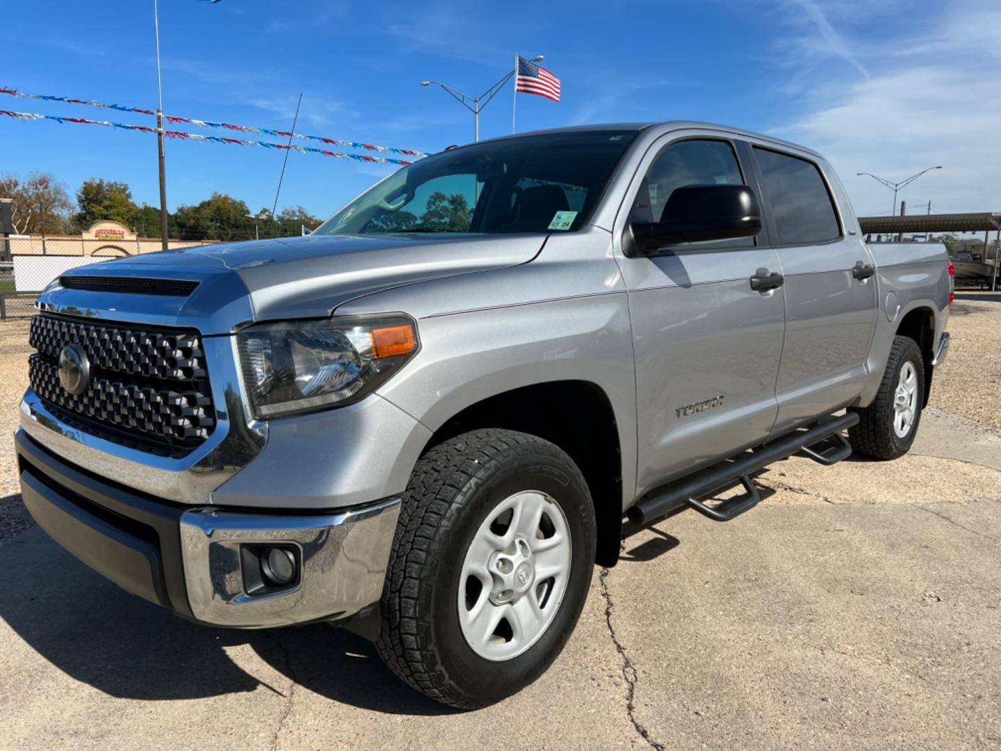 2018 Silver /Gray Toyota Tundra SR5 (5TFDM5F11JX) with an 4.6 V8 engine, Automatic transmission, located at 4520 Airline Hwy, Baton Rouge, LA, 70805, (225) 357-1497, 30.509325, -91.145432 - 2018 Toyota Tundra CrewMax 4X4 155K Miles, 4.6 V8, Power Windows ,Locks & Mirrors, Backup Camera, Cold A/C, Tow Pkg. It Has Dings & Scratches Mainly On Tailgate (See Pic). NO IN HOUSE FINANCING. FOR INFO PLEASE CONTACT JEFF AT 225 357-1497 CHECK OUT OUR A+ RATING WITH THE BETTER BUSINESS BUREAU WE H - Photo#0